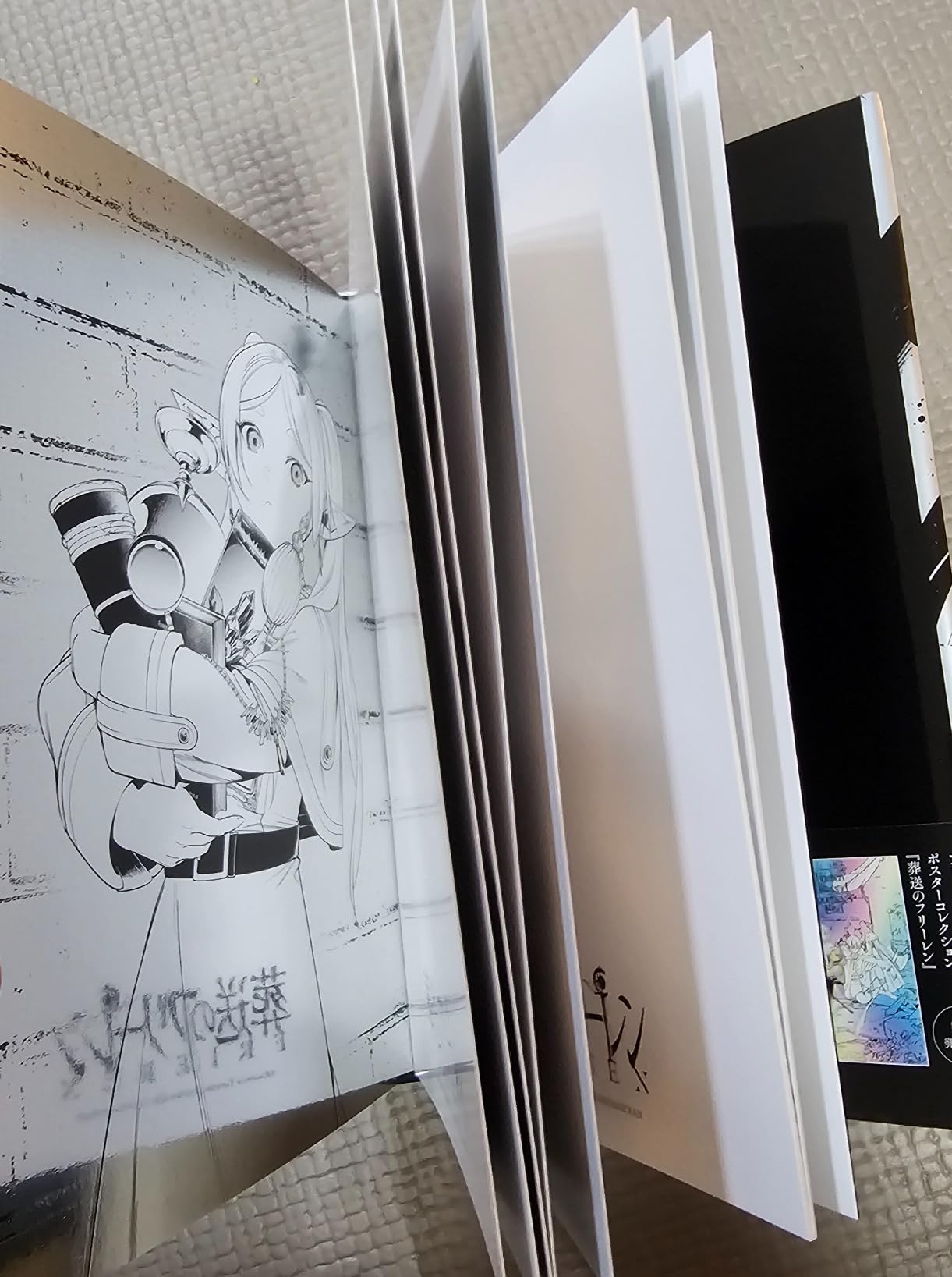 Frieren: Beyond Journey's End Premium Postcard Book Edizione JAP - Manga Dreams